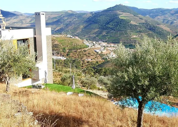 Casa Do Arco By Douro Exclusive Bed and Breakfast